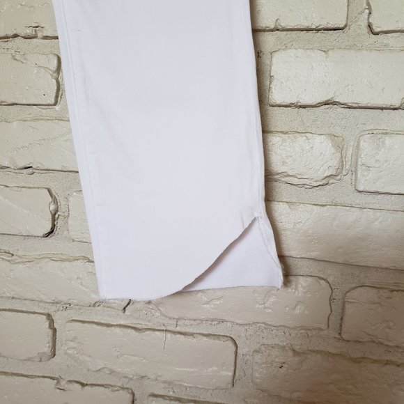 Good American Good Legs Crop Cascade Hem Jeans - Picture 6 of 14